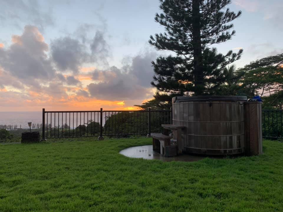 Hot Tub Overlooking the Ocean