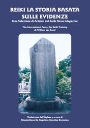 Book cover featuring the Usui Memorial Stone photograph centered on a blue background with the Italian translation title “Reiki La Storia Basata Sulle Evidenze.”